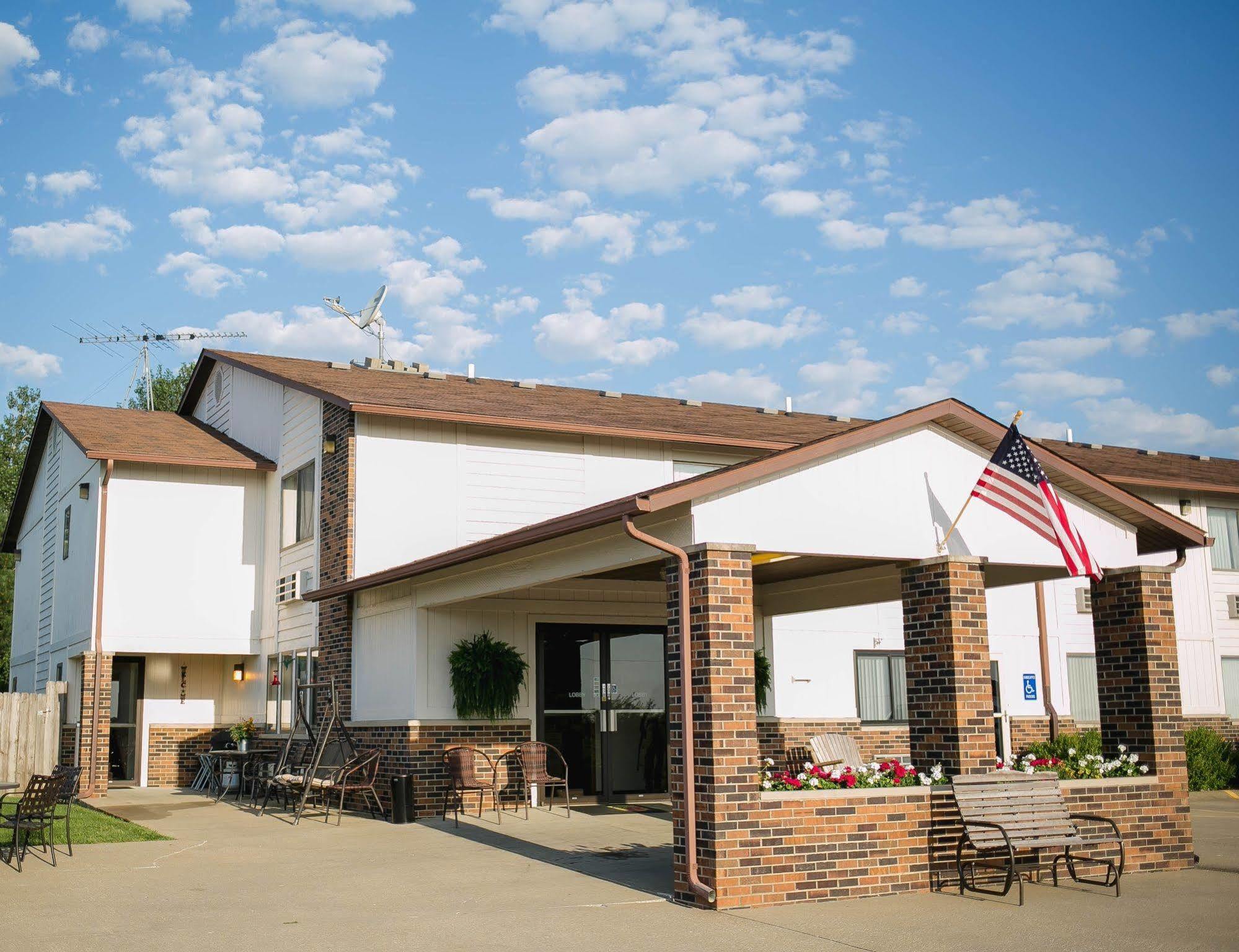Winterset Covered Bridge Inn מראה חיצוני תמונה