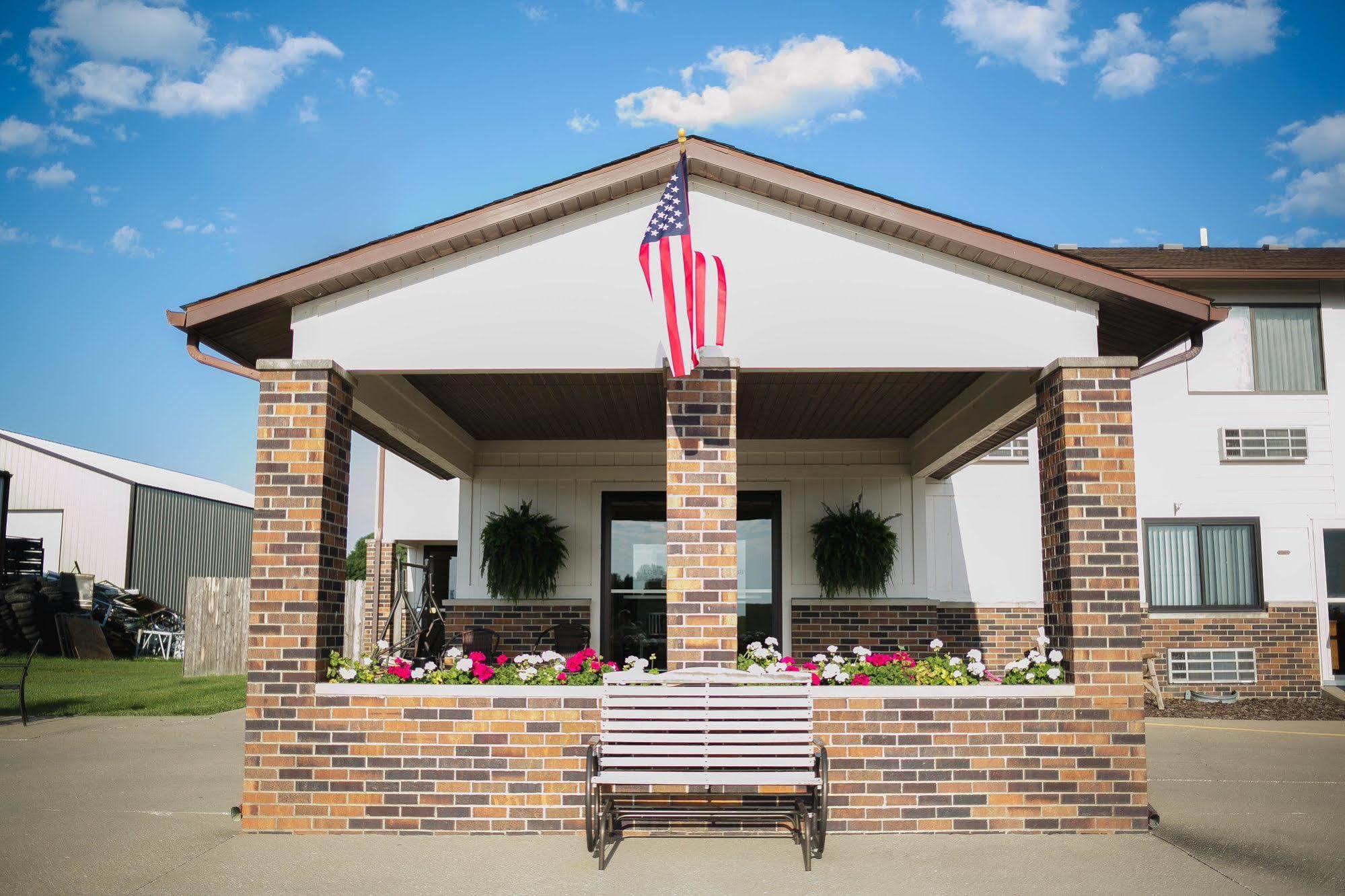 Winterset Covered Bridge Inn מראה חיצוני תמונה