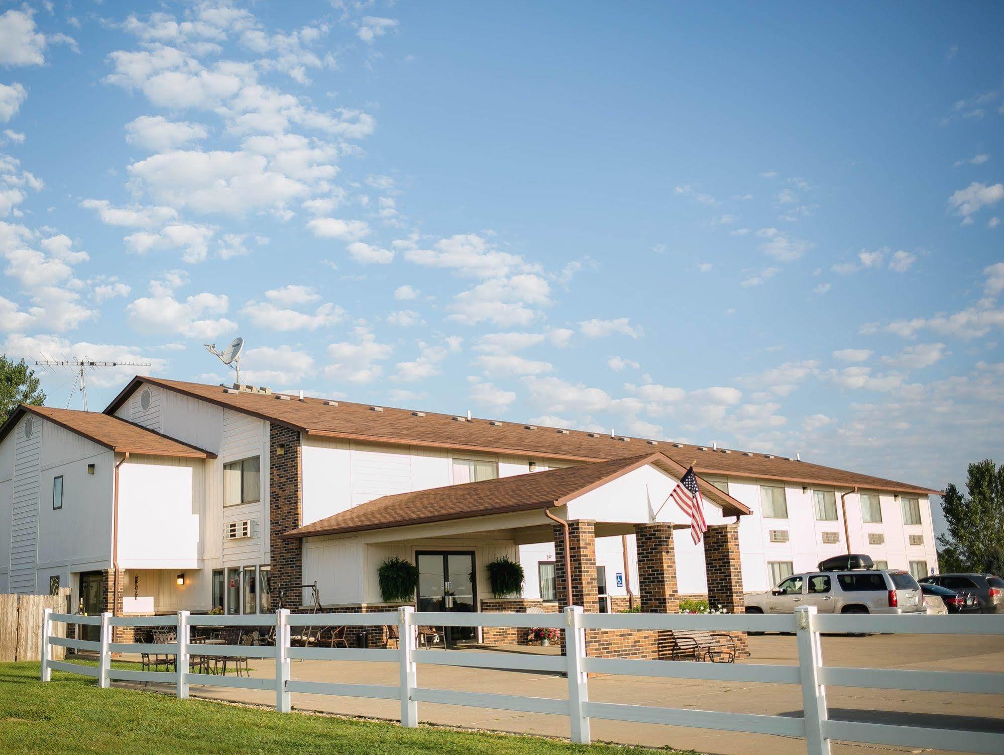 Winterset Covered Bridge Inn מראה חיצוני תמונה